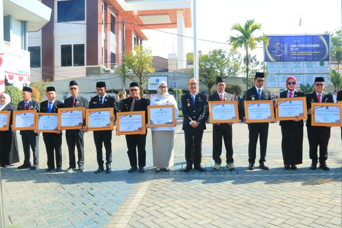 : Penghargaan dari Kementerian Hukum RI untuk Banjarbaru. Foto: Mc.Banjarbaru
