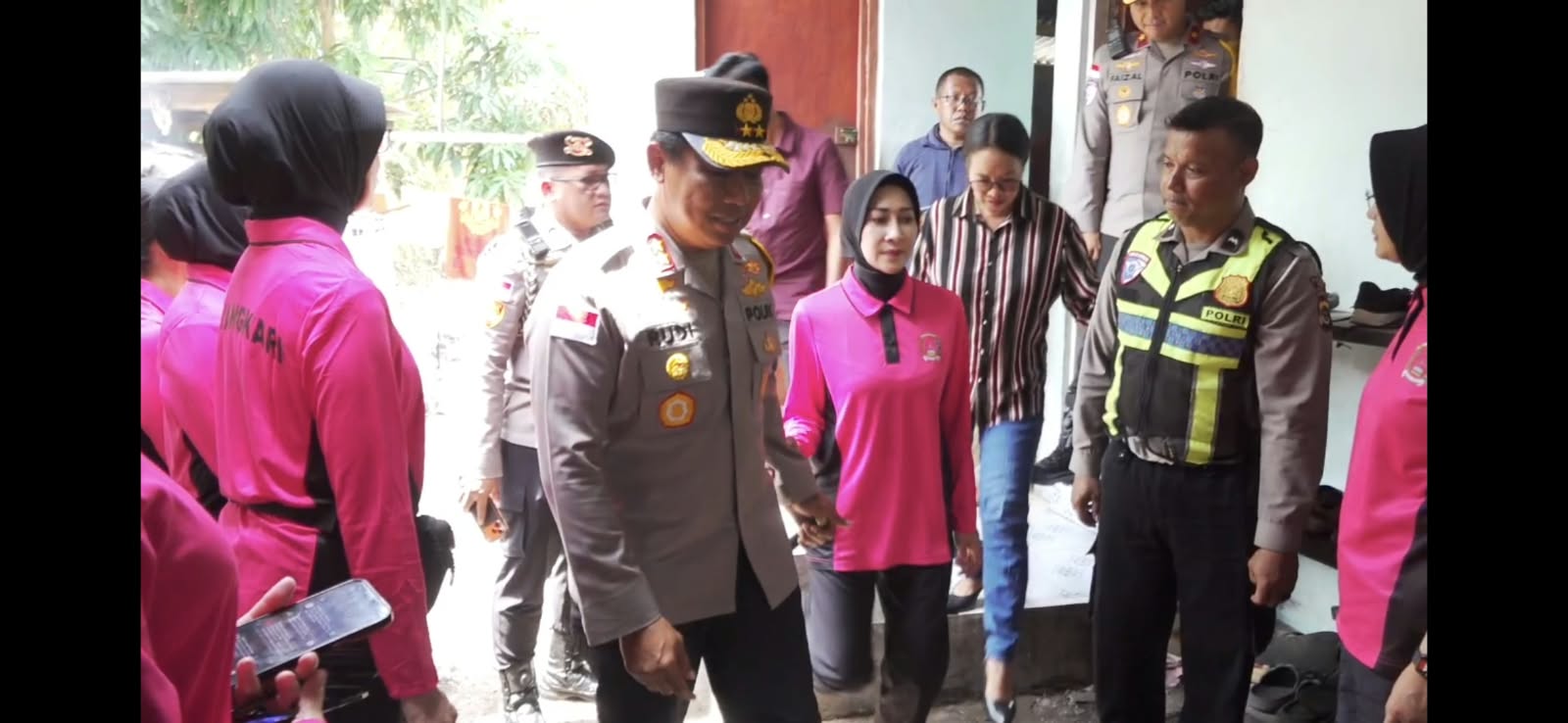 Rumah Boleh Terdampak Gempa, Tapi Pengabdian Tak Boleh Berhenti