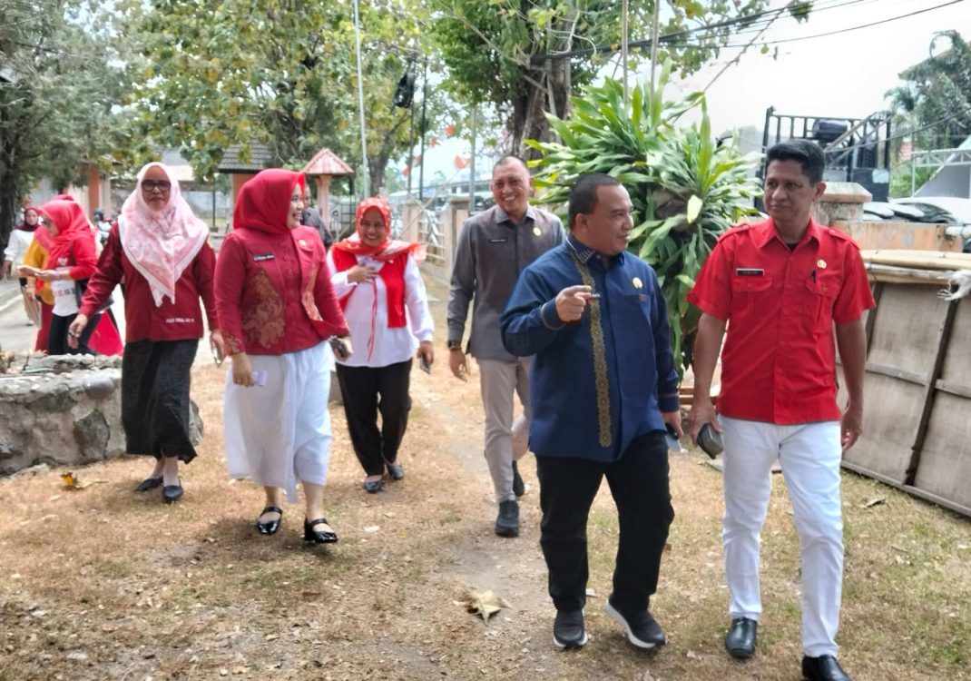 : Visitasi ke rumah singgah (Rusing) Ilomata yang akan dikembangkan menjadi Rumah Perlindungan Sosial (RPS) Motoliango di Kota Gorontalo. (foto Owan)