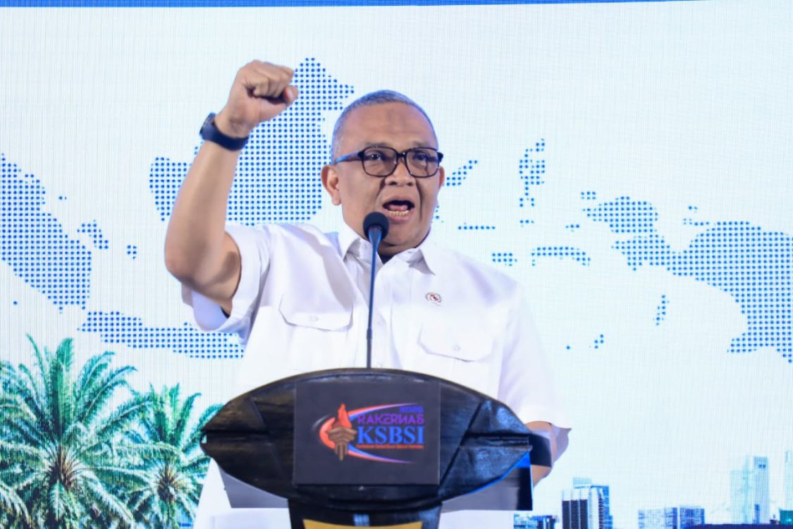 : Wakil Menteri Ketenagakerjaan (Wamenaker) Afriansyah Noorsaat membuka Rapat Kerja Nasional (Rakernas) Konfederasi Serikat Buruh Seluruh Indonesia (KSBSI) di Jakarta, Rabu (26/8/2026). (Foto: Dok Kemnaker)