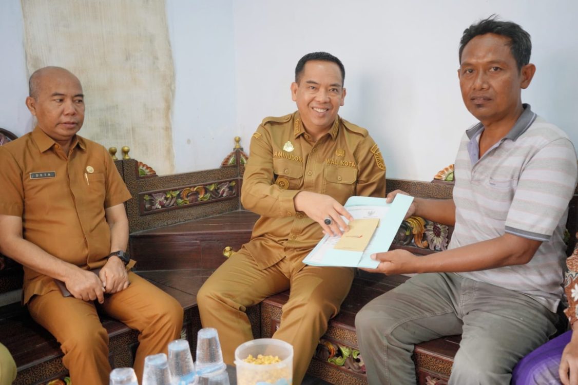 : Serahkan Santunan Kematian, Wali Kota Probolinggo Pastikan Pelayanan Tepat dan Responsif. (Istimewa)