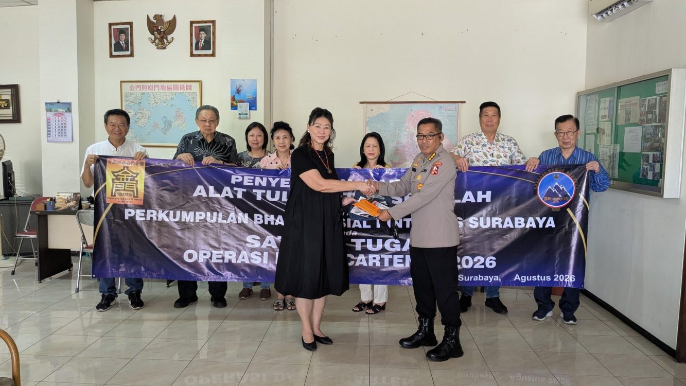 Satgas Operasi Damai Cartenz Terima 2.500 Paket Tas dan Alat Tulis untuk Anak-anak Papua