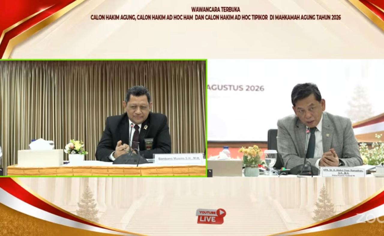 : Ketua KY Abdul Chair Ramadhan Sedang lakukan Sesi Wawancara Terbuka terhadap salah satu hakim. (Foto: Pasha Yudha Ernowo Infopublik/Igid/Youtube KY)