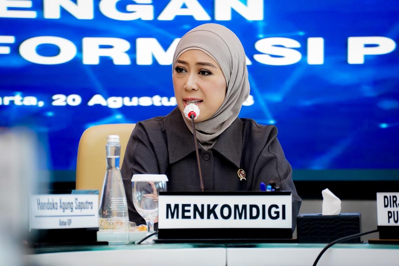 : Menteri Komunikasi dan Digital (Menkomdigi) Meutya Hafid memastikan, Pemerintah menghormati hak masyarakat untuk menyampaikan kritik dan aspirasi. Namun, kebebasan menyampaikan pendapat harus berjalan bersama dengan tanggung jawab untuk menjaga keamanan dan ketertiban, termasuk di ruang digital. Foto: Istimewa