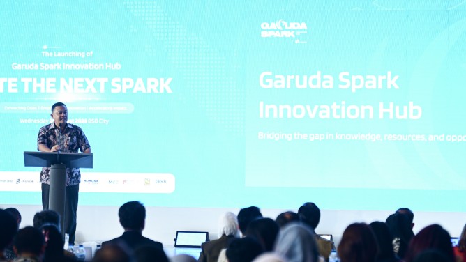 : Direktur Jenderal Ekosistem Digital Edwin Hidayat Abdullah pada Launching Serentak 10 Garuda Spark Innovation Hub di BSD City mengatakan Garuda Spark dikembangkan untuk memperluas pemerataan akses terhadap pengetahuan teknologi, talenta, jejaring, permodalan, dan pasar sehingga inovasi tidak hanya terkonsentrasi di kota-kota besar. Foto: Humas Kemkomdigi