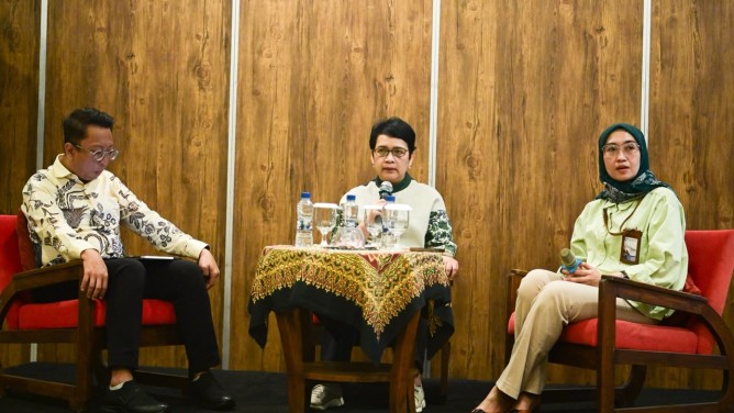 : Direktur Jenderal Teknologi Pemerintah Digital Kementerian Komunikasi dan Digital Mira Tayyiba dalam Media Briefing Pelaksanaan Uji Coba Program Perlindungan Sosial Digital di Kabupaten Sleman, Yogyakarta, Kamis (13/8/2026) mengatakan uji coba di Jawa Tengah, Jawa Timur, dan Yogyakarta menjadi bagian dari penyempurnaan sebelum penerapan nasional. Pemerintah membuka ruang bagi pemerintah daerah, agen, masyarakat, dan media untuk memberikan masukan guna memastikan digitalisasi Perlinsos berjalan efektif dan tepat sasaran. Foto: Ditjen KPM