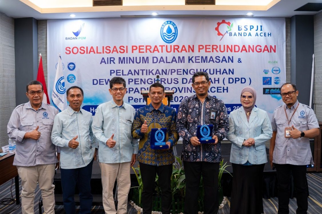 : Pelantikan/Pengukuhan Dewan Pengurus Daerah (DPD) ASPADIN Provinsi Aceh tersebut diselenggarakan Dewan Pengurus Pusat Perkumpulan Perusahaan Air Minum Dalam Kemasan Indonesia (ASPADIN) dan diikuti sekitar 40 pelaku usaha AMDK di Provinsi Aceh.