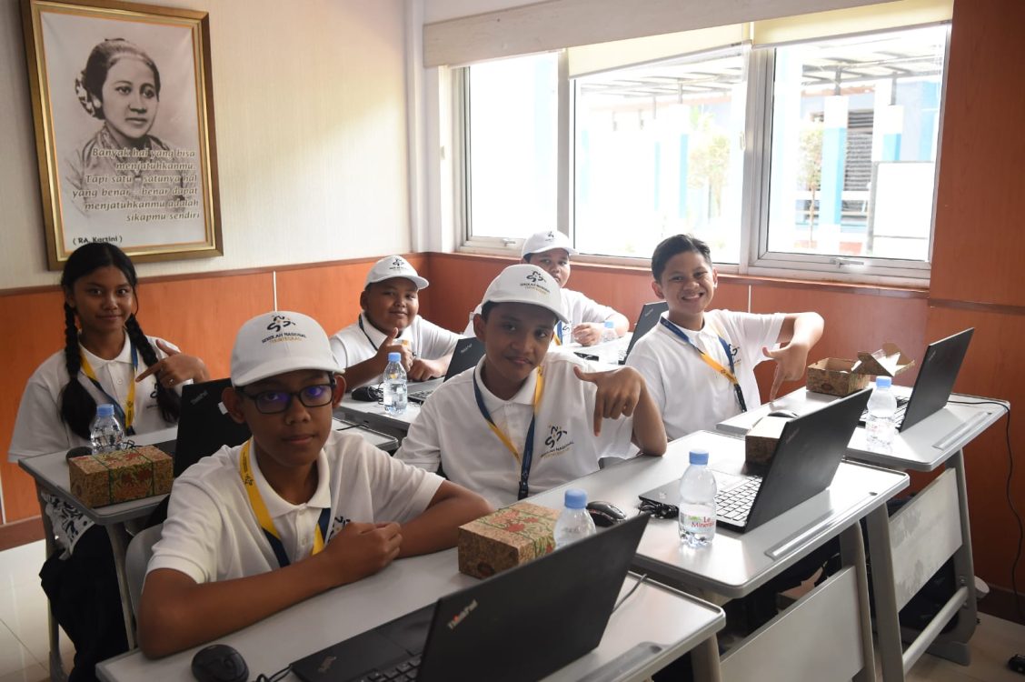 : Tidak semua potensi anak langsung terlihat dalam bentuk medali atau piala. Ada yang tumbuh dari rasa ingin tahu, kegemaran membongkar cara kerja sesuatu, hingga ketertarikan pada sains dan teknologi. Sekolah Nasional Terintegrasi (SNT) 7 Bogor mencoba memberi ruang agar potensi semacam itu dapat ditemukan dan dikembangkan sejak dini. (Foto: Dok Kemendikdasmen)