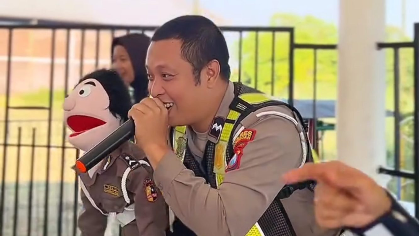 Tanamkan Budaya Tertib Lalu Lintas Sejak Dini, Satlantas Polres Pasuruan Edukasi ke Siswa TK