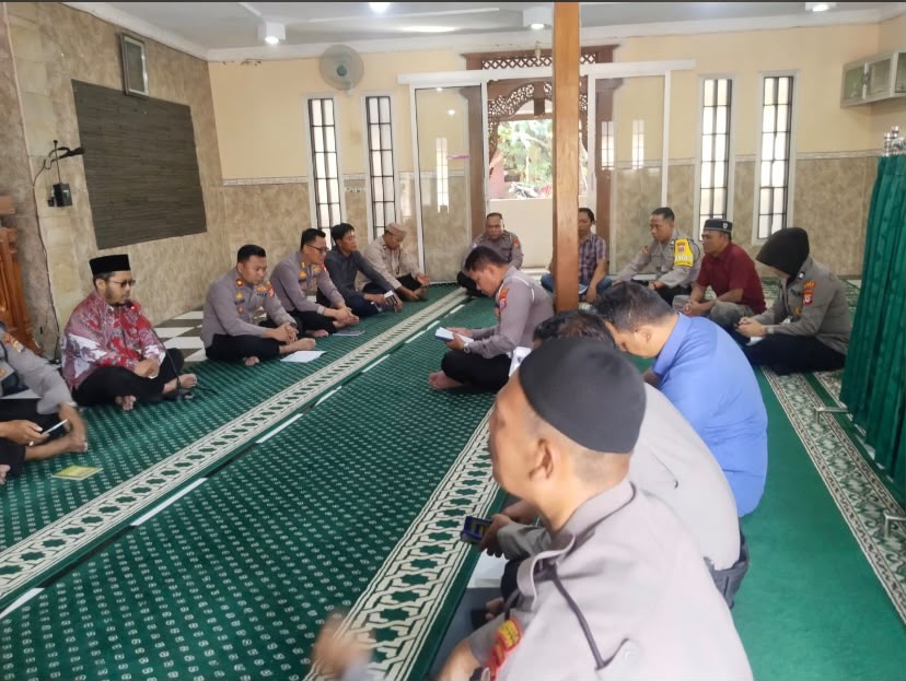 : Memulai tugas kepolisian dengan niat yang tulus tidak hanya melahirkan profesionalitas tinggi, tetapi juga menjadikannya bernilai ibadah. Pesan moral inilah yang ditekankan dalam pembinaan keagamaan bagi personel Polsek Depok Timur, Kamis (27/8/2026).