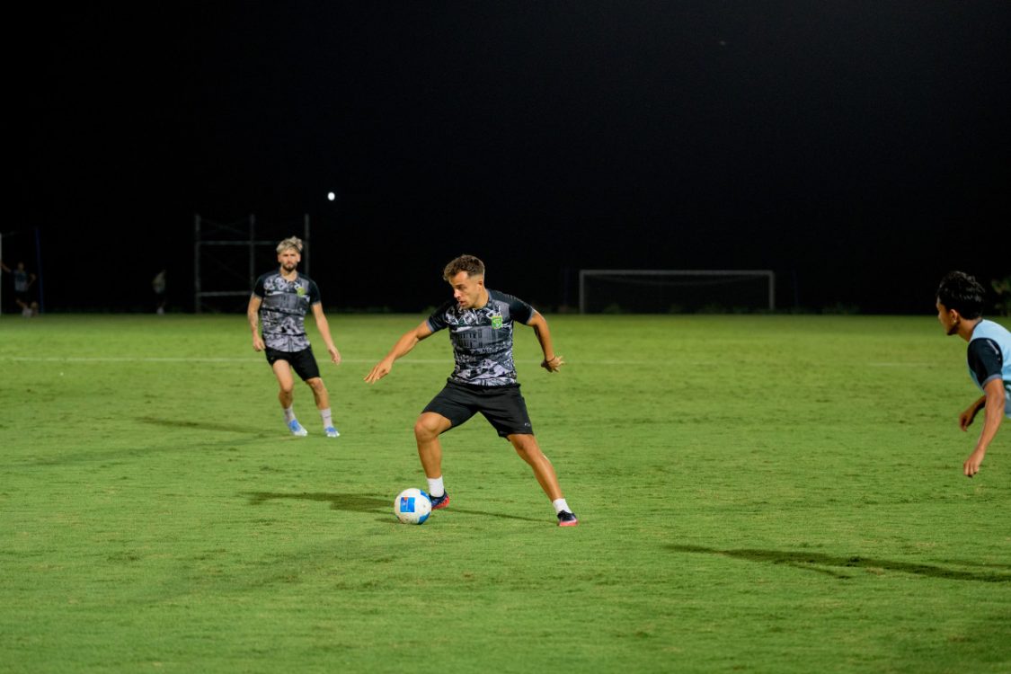 Tatap Arema FC, Miguel Pereira Siap Berikan Segalanya untuk Persebaya
