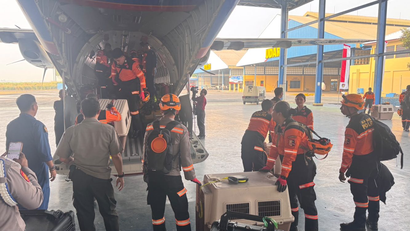 Terus Bergerak Cepat, Polri Kembali Kirim K9, Obat-obatan dan 3,4 Ton Bantuan ke NTT