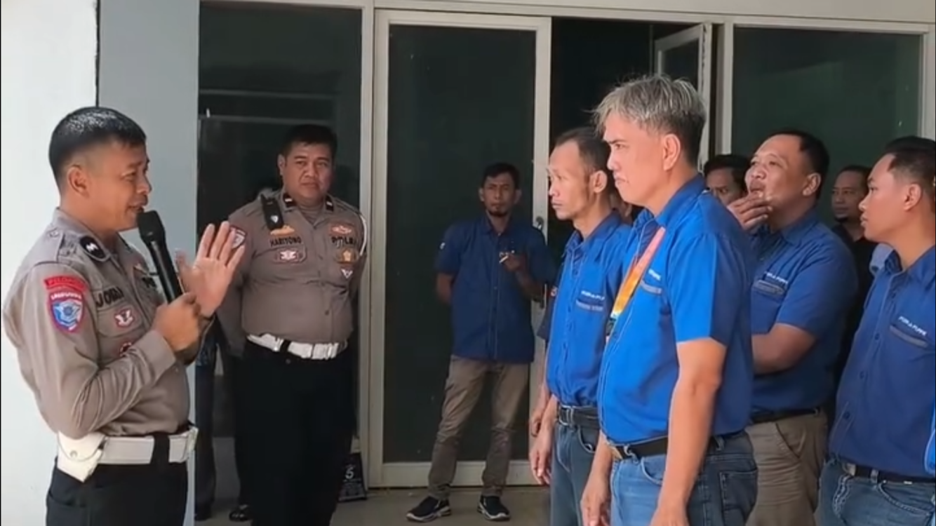 Tingkatkan Budaya Tertib Berlalu Lintas, Satlantas Jepara Edukasi Pengemudi Perusahaan Ini