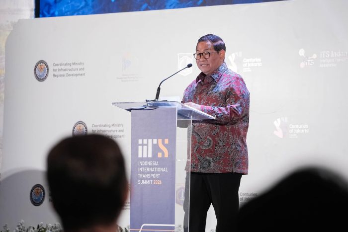 : ubernur DKI Jakarta Pramono Anung menyampaikan paparan dalam Indonesia International Transport Summit (IITS) 2026 di Jakarta, Kamis (20/8/2026). (Foto: Pemprov DKI Jakarta)