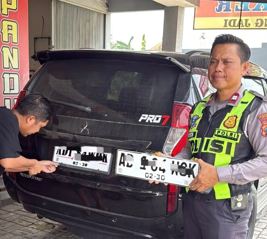 Viral! Pajero Pakai Pelat Nomor Tak Sesuai, Satlantas Polres Sragen Gercep Tilang Pengemudi