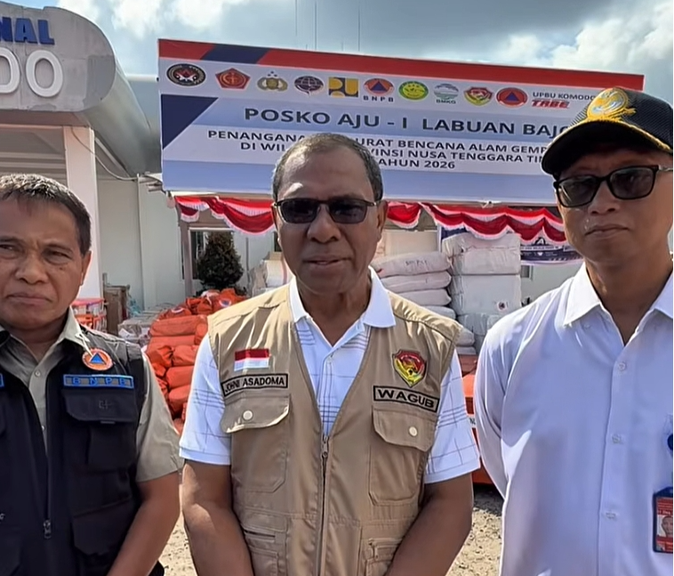 : Wakil Gubernur NTT Johni Asadoma bersama BNPB meninjau Posko Aju I Labuan Bajo, NTT, Kamis (20/8/2026). (Foto:BNPB)