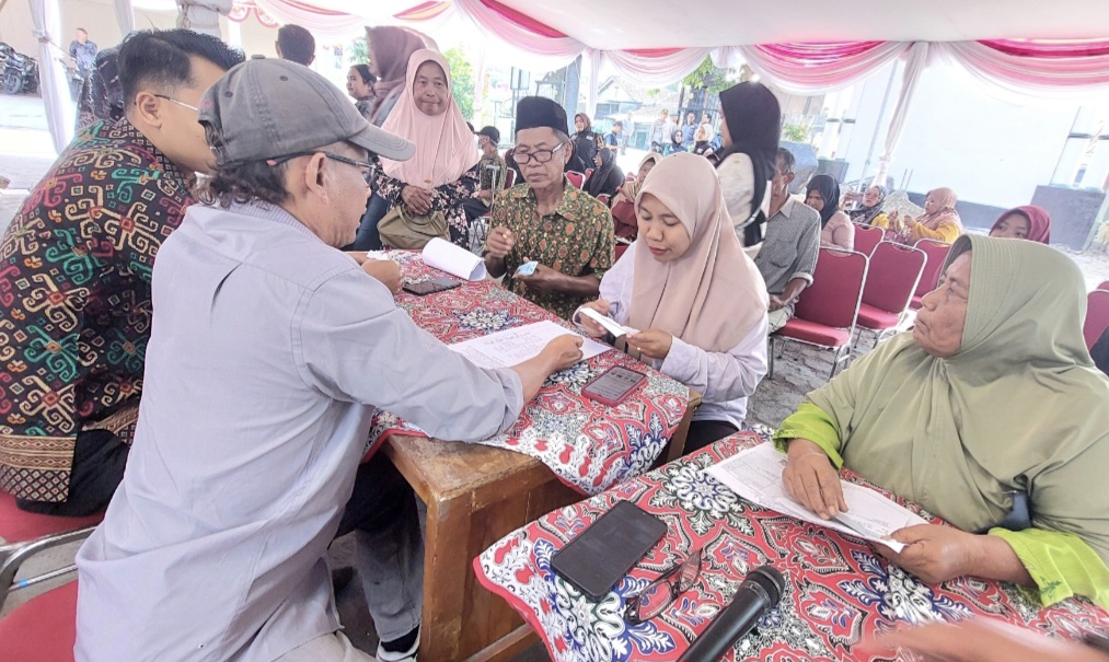 : Warga antusias mengikuti pelaksanaan uji coba Program Perlindungan Sosial Digital di Kalurahan Donoharjo, Kapanewon Ngaglik, Kabupaten Sleman, Kamis (13/8/2026)/ Jhon InfoPublik.