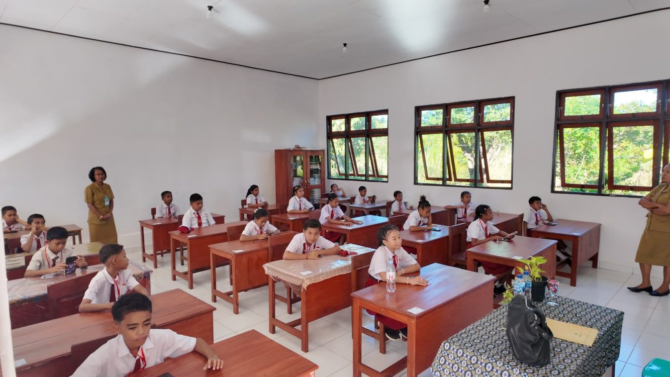 : Pemerintah meningkatkan secara signifikan dukungan untuk memperbaiki sarana dan prasarana pendidikan di Nusa Tenggara Timur (NTT). Pada 2026, sebanyak 1.487 satuan pendidikan di provinsi tersebut menjadi sasaran Program Revitalisasi Satuan Pendidikan dengan total anggaran mencapai Rp1,208 triliun. (Foto: Dok Kemendikdasmen)