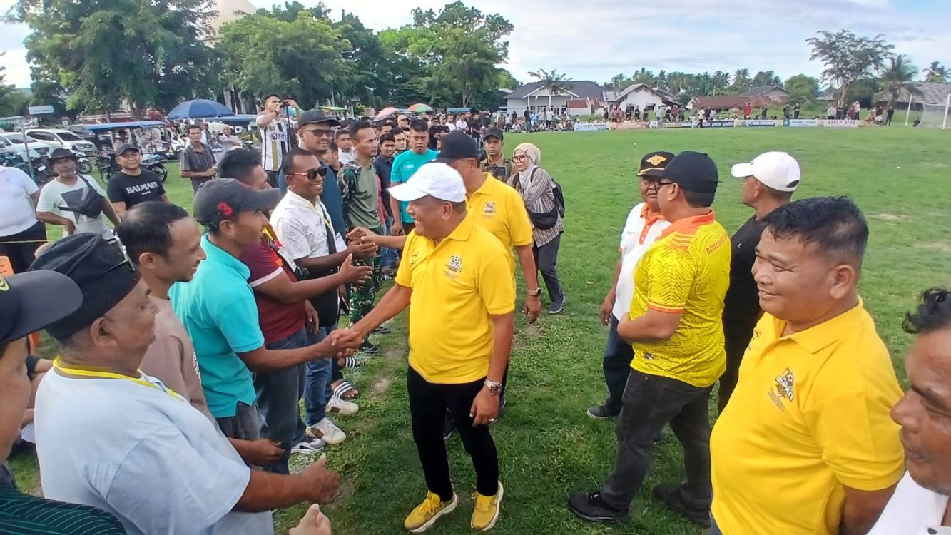 : Bupati Bireuen, Mukhlis, saat membuka Piala Bupati Bireuen 2026 di RTH Cot Gapu, Minggu (27/9/2026). - Foto: Mc.Bireuen.