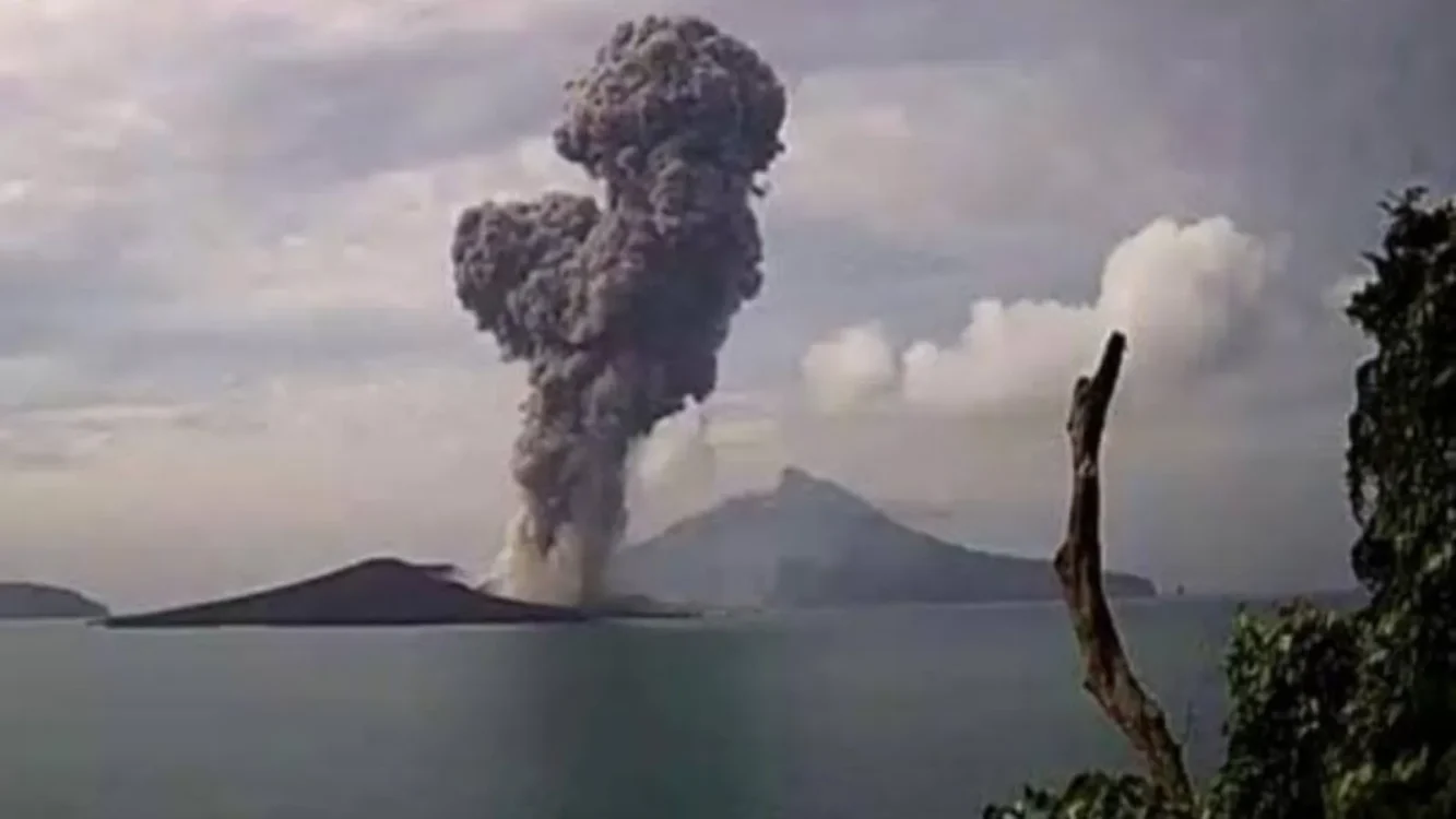 Anak Gunung Krakatau Saat Ini Status Siaga