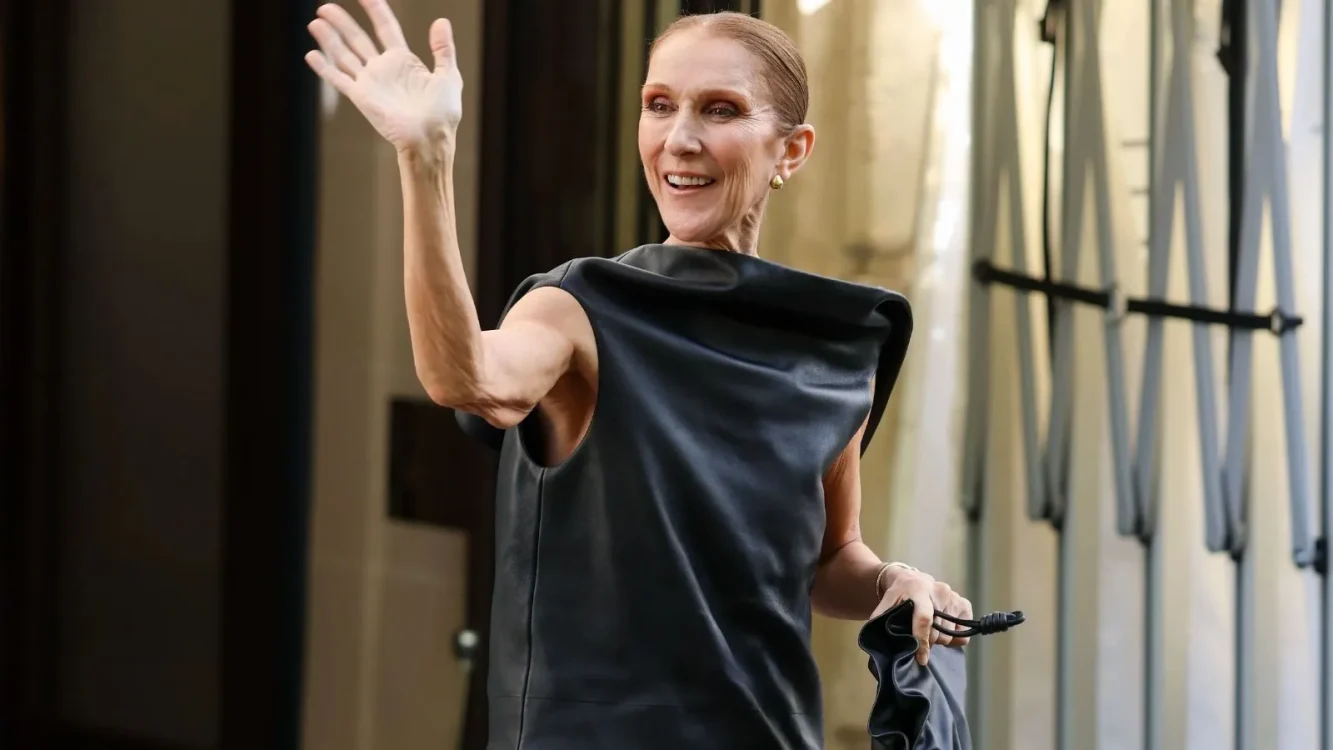 Celine Dion Curi Perhatian di Paris