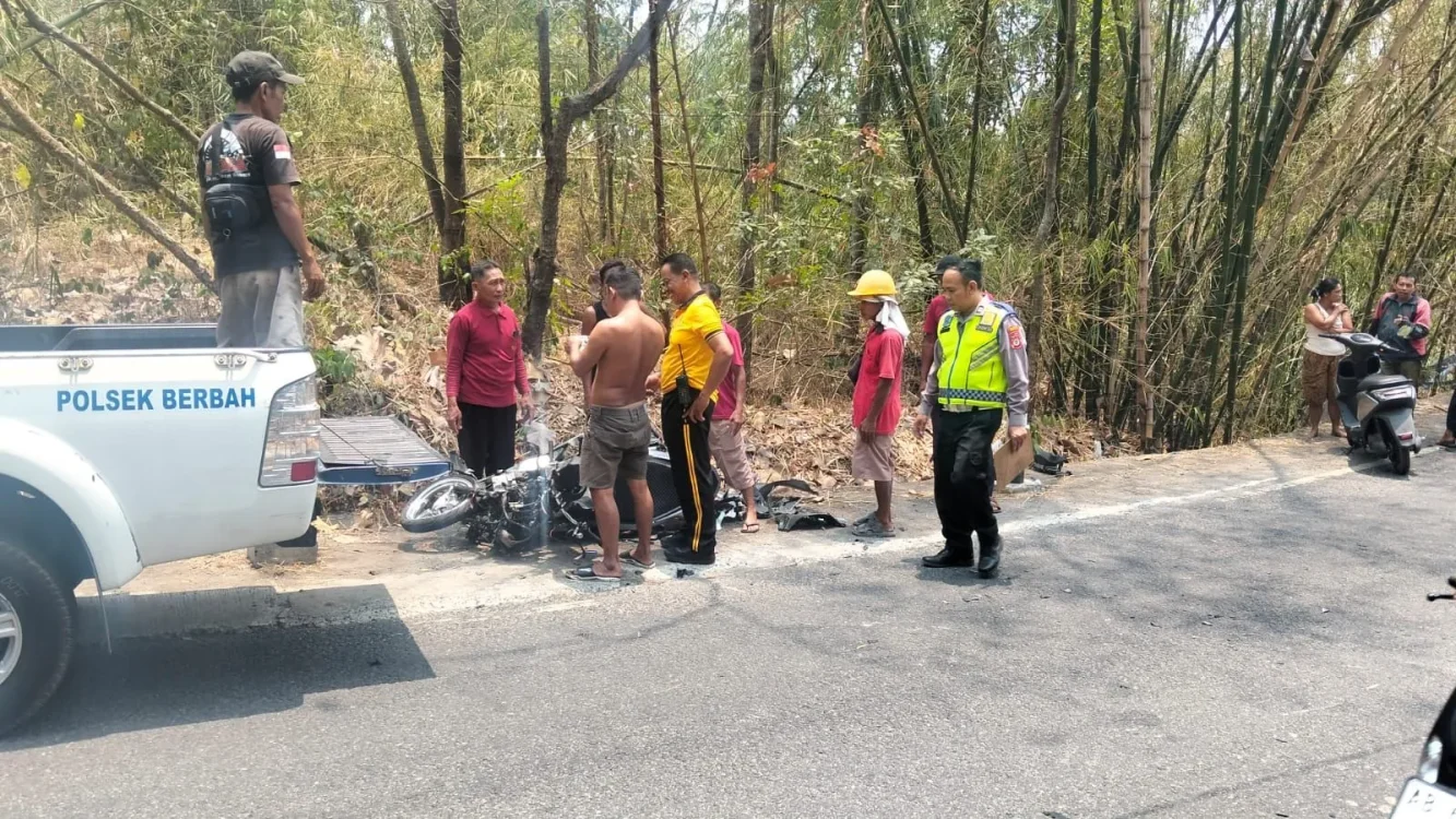 Honda PCX Tabrak Truk di Jalan Berbah–Prambanan, Pengendara Alami Patah Tulang