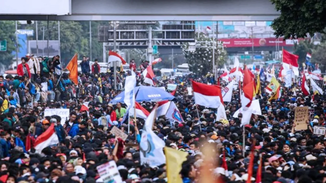 Ilustrasi gambar demo hari ini