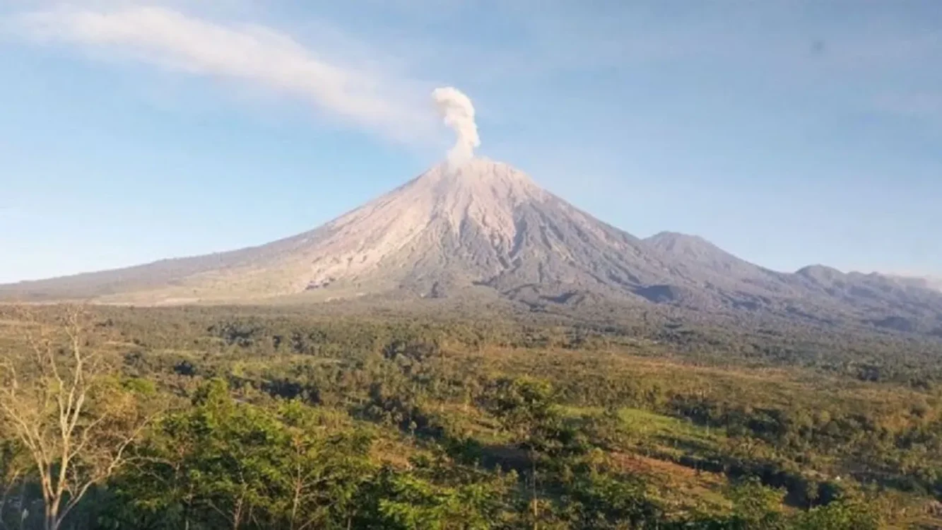 Kondisi Gunung Semeru saat meletus