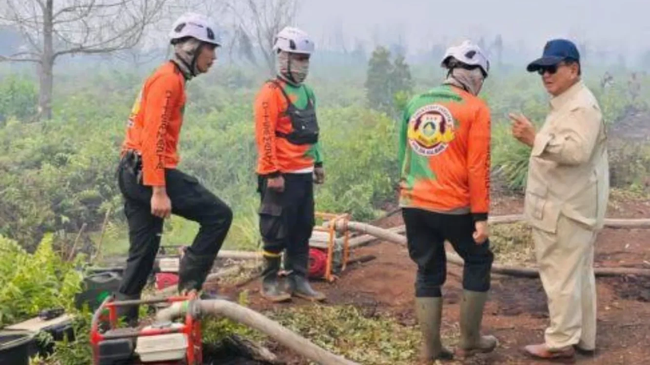 Prabowo Evaluasi Penanganan Karhutla