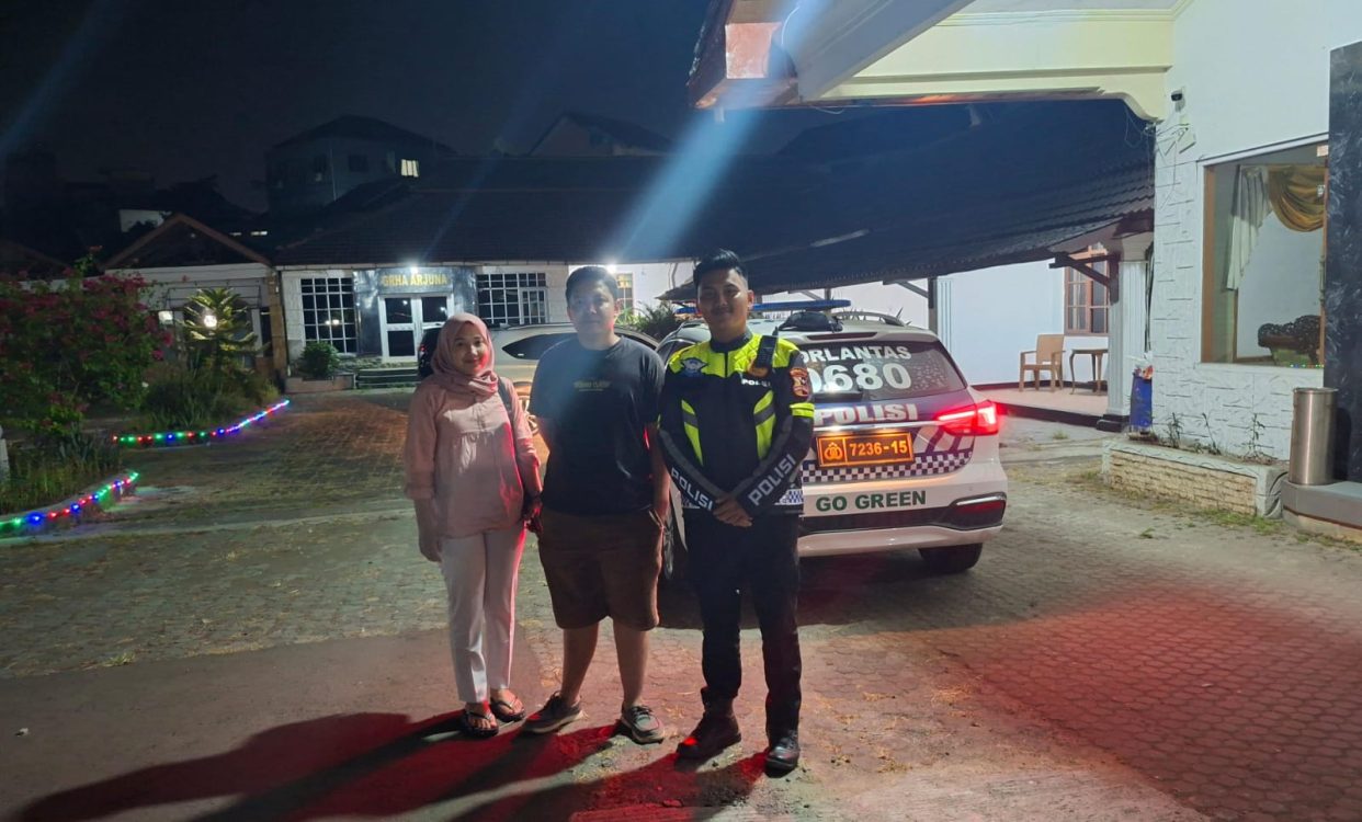 Aksi Humanis PJR, Bantu Pengendara Cari Penginapan Saat Mobil Mogok di Tol Cipularang