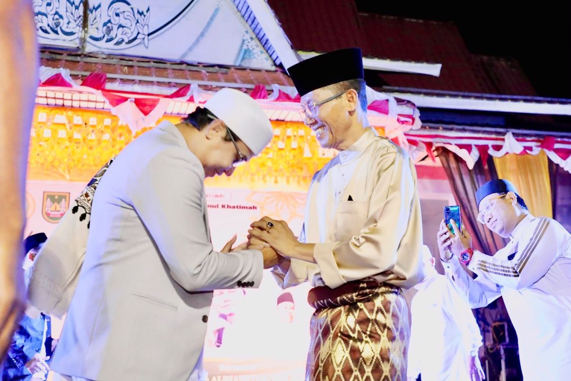 : Wali kota Batam, Amsakar Achmad, menghadiri Belakang Padang Bershalawat Jilid 2 di Lapangan Indra Sakti, Kecamatan Belakang Padang, Sabtu (5/9/2026) malam. HUMAS DISKOMINFO BATAM / RUMAWI
