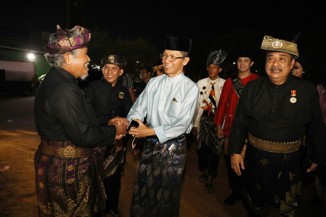 : Wali kota Batam, Amsakar Achmad, menghadiri, penutupan Sembang Budaye Lembaga Adat Melayu (LAM ) enam kecamatan wilayah timur di Lapangan Bola Legenda Malaka, Batam Kota, Minggu (13/9/2026) malam. HUMAS DISKOMINFO BATAM / RUMAWI