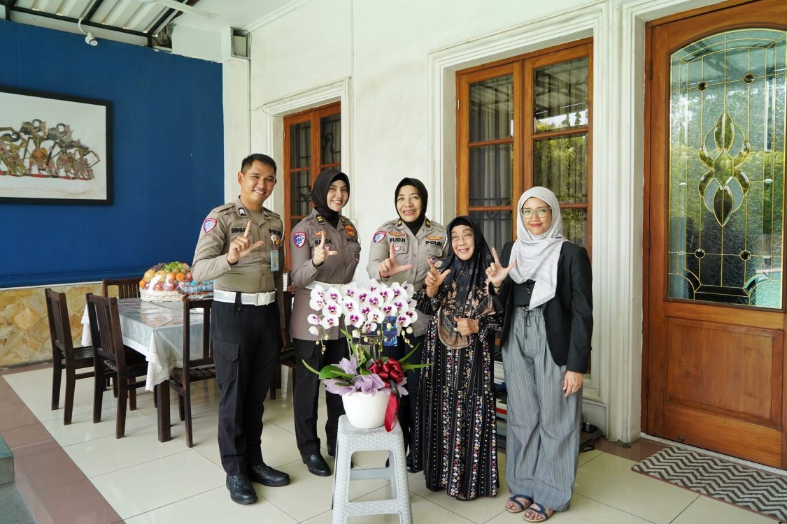 Anjangsana HUT ke-71 Lalu Lintas, Korlantas Polri Hormati Dedikasi Almarhum Irjen Purn N. Suparto