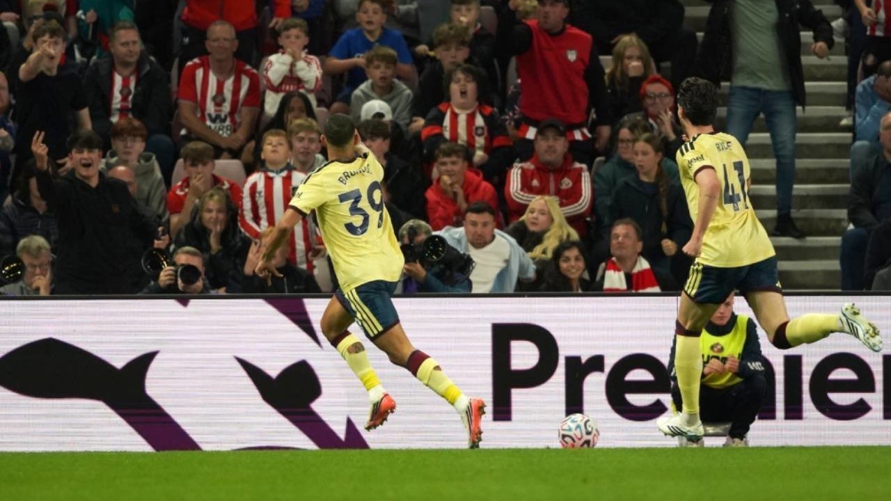 Arsenal Menang 2-0 dari Sunderland, The Gunners Naik Puncaki Premier League