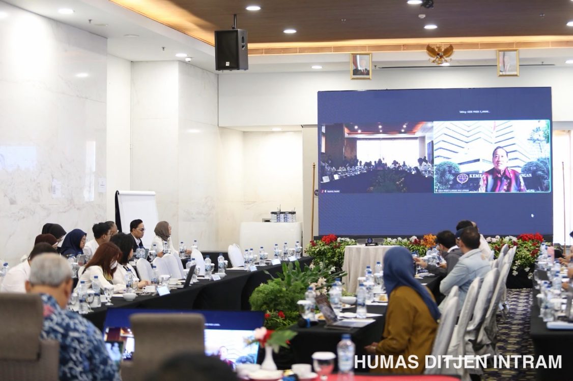 : Pemerintah mulai membahas RUU Sistem Transportasi Nasional melalui Panitia Antarkementerian. Regulasi ini disiapkan sebagai payung hukum untuk mengintegrasikan transportasi darat, laut, udara, dan perkeretaapian sekaligus menjawab tantangan logistik, digitalisasi, keselamatan, hingga perkembangan kendaraan otonom./Foto Humas Kemenhub
