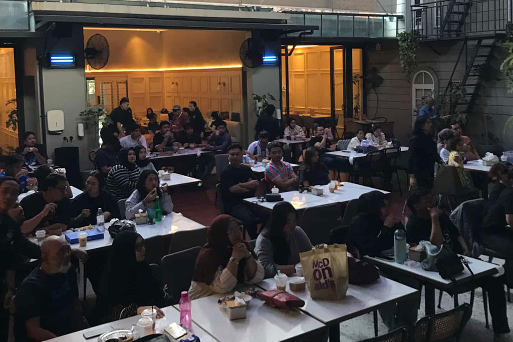 Balad Nobar Biru Di Resto Sultan Agung Seru Dan Kondusif
