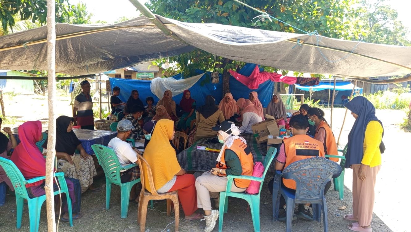 Bantu Korban Bencana NTT, UGM Berikan Pelayanan Kesehatan hingga Voucher Makan Mahasiswa