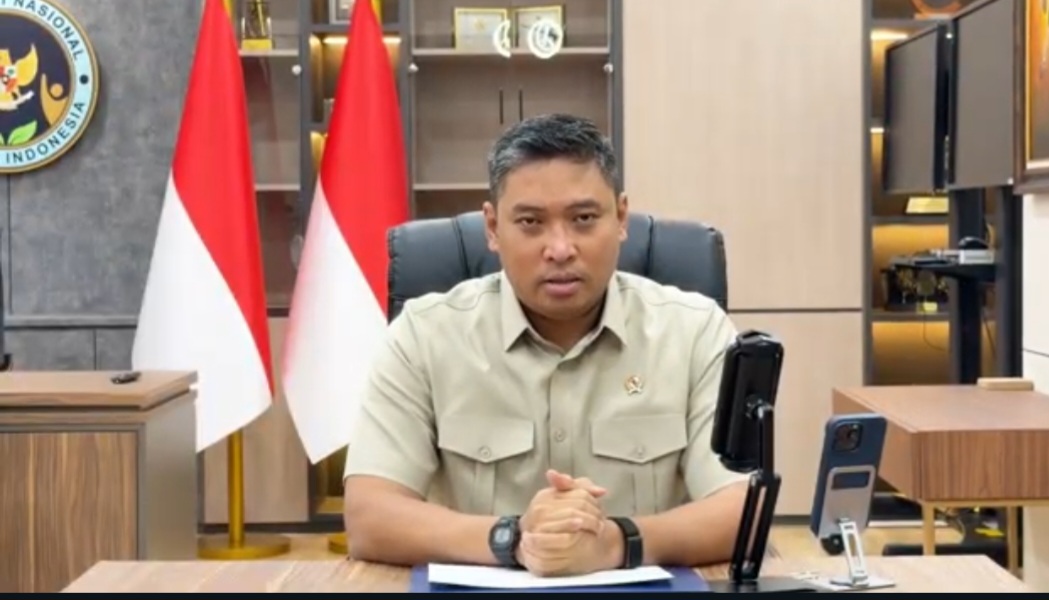 : Kepala BGN Sudaryono mengambil langkah tegas dalam memperkuat keamanan pangan Program Makan Bergizi Gratis. Sebanyak 1.999 dapur SPPG ditutup sementara karena belum mendaftarkan Sertifikat Laik Higiene Sanitasi (SLHS) di Dinas Kesehatan setempat. (Foto: Humas BGN)