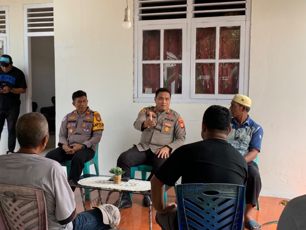 Bukan Hanya Datang dan Duduk Mendengar, Kapolres Halut Langsung Berikan Solusi Sekaligus Siap Eksekusi Aduan Warga Gamsungi!