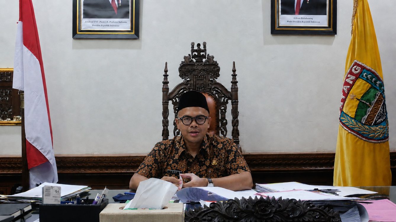 : Bupati Batang M. Faiz Kurniawan Targetkan UHC Pulih Oktober 2026, Warga Bisa Berobat Gratis Lagi Pakai KTP.