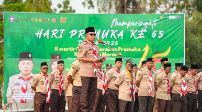 : Bupati Kepulauan Meranti, Asmar saat memimpin upacara peringatan Hari Pramuka ke-65 Tahun 2026 di Halaman Kantor Bupati Kepulauan Meranti, Senin (14/9/2026).