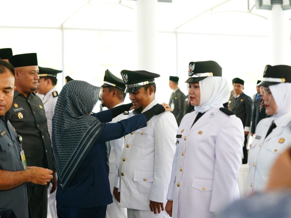 : Bupati Siak, Afni Z saat melantik pejabat dilingkungan Pemerintah Kabupaten Siak, Selasa (1/9/2026)/ (MC Siak).