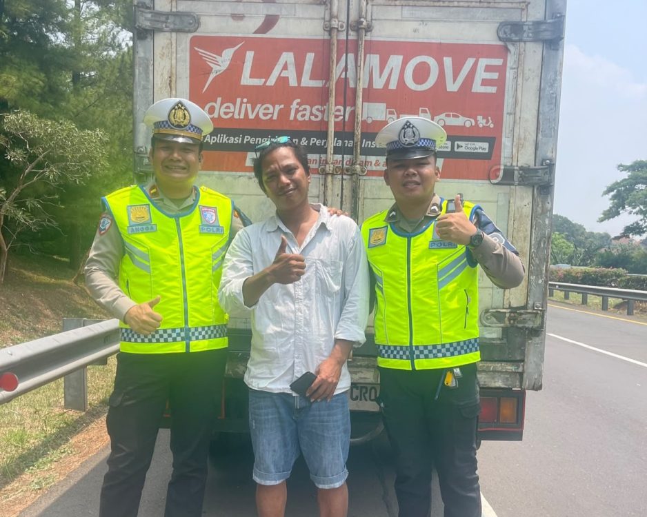 Cegah Gangguan Lalin, PJR Sambangi Mobil Box yang Berhenti di Bahu Tol BORR
