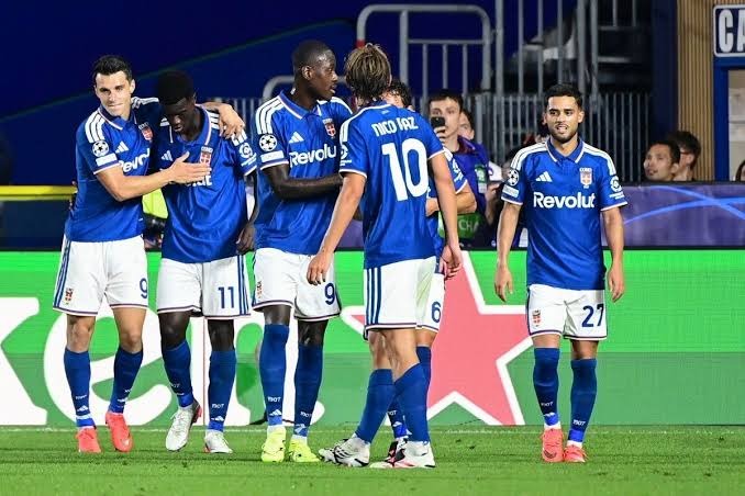 Como Sukses Menaklukkan Perlawanan Parma Tipis 2-1