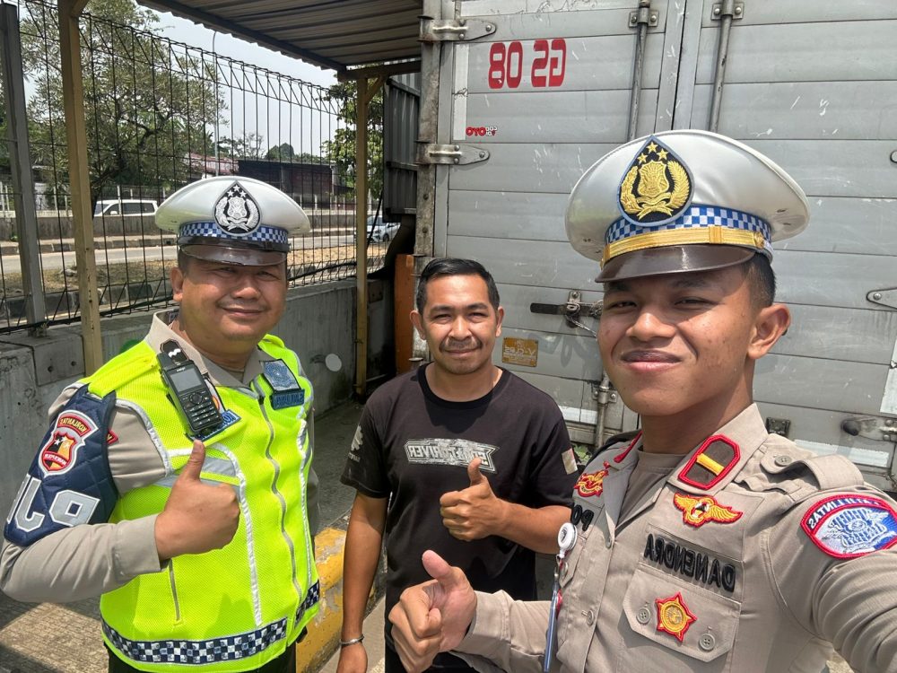 Demi Kelancaran Lalu Lintas, PJR BORR-Bocimi Ingatkan Pengemudi Truk Tak Berhenti di Ruas Tol