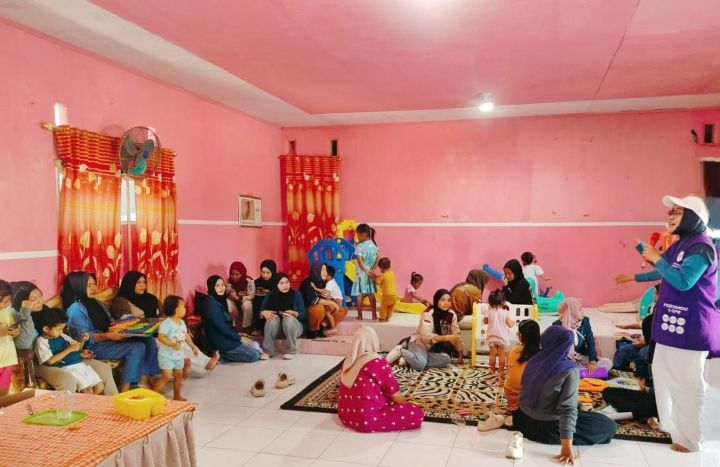 : Edukasi gizi kepada orang tua balita di Desa Huangobotu, Kecamatan Kabila Bone, Kabupaten Bone Bolango, Senib (28/9/2026). (Foto Melky)