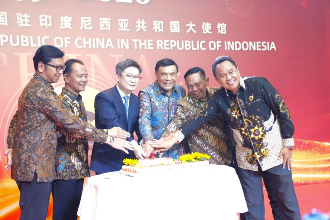 Dirjen Strahan Kemhan Hadiri Resepsi Peringatan ke-77 Berdirinya Republik Rakyat Tiongkok (RRT)
