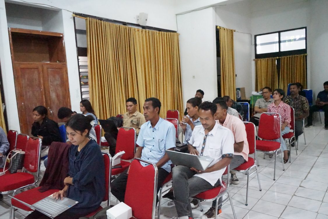 : Para Peserta Kegiatan Bimtek Pengelolaan Informasi Publik di Aula Lantai 1 Kantor Bupati Belu, Jumat (18/09/2026).
