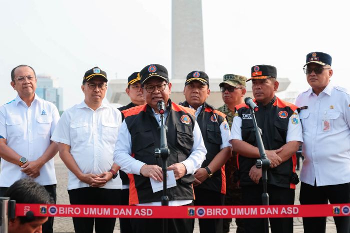 : Gubernur DKI Jakarta Pramono Anung saat memimpin Apel Jaga Jakarta Kesiapsiagaan Musim Kemarau Tahun 2026 di Lapangan Silang Monas Sisi Selatan, Jakarta Pusat, Rabu (2/9/2026). (Pemprov DKI Jakarta)