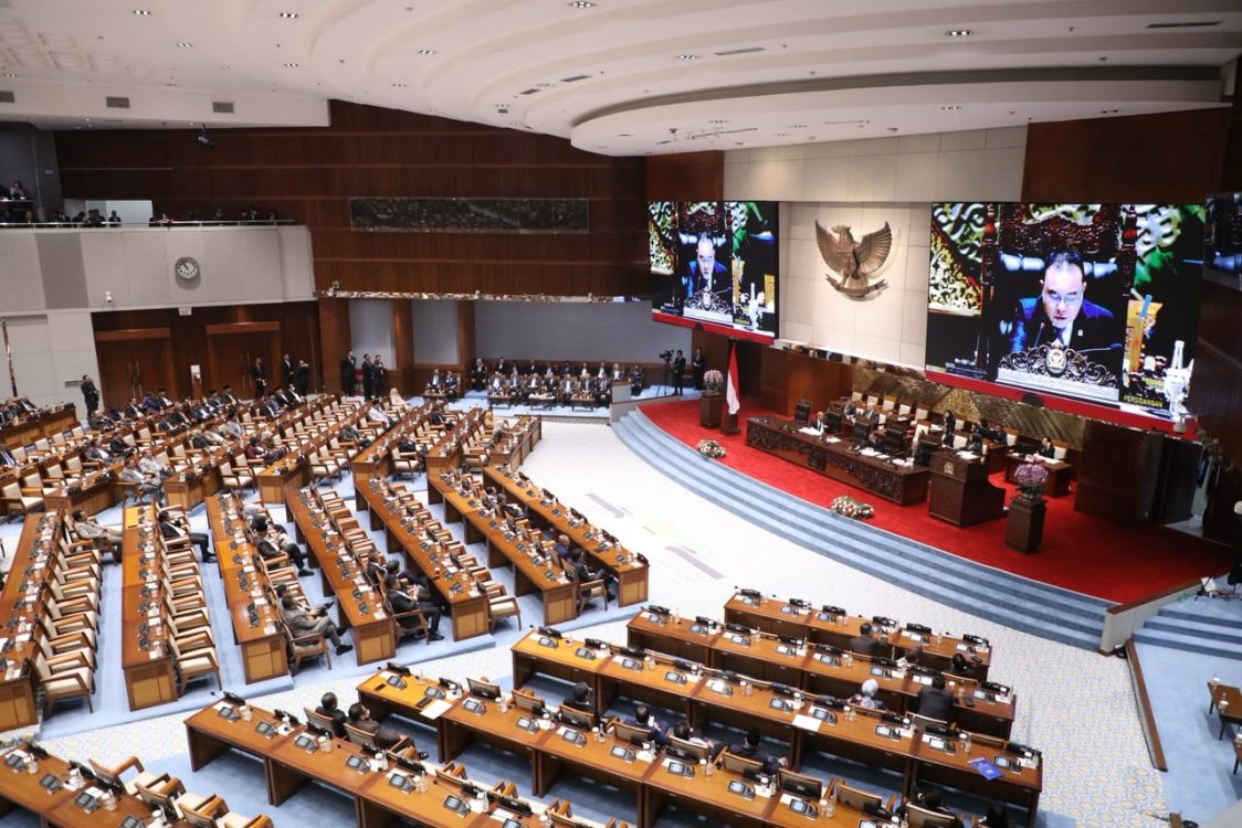 : Dewan Perwakilan Rakyat Republik Indonesia (DPR RI) resmi menyetujui Rancangan Undang-Undang (RUU) tentang Pengaturan Reforma Agraria untuk disahkan menjadi Undang-Undang. Persetujuan tersebut diambil dalam Rapat Paripurna Ke-6 DPR RI Masa Persidangan I Tahun Sidang 2026–2027 di Jakarta, Selasa (22/9/2026)./Foto Antara